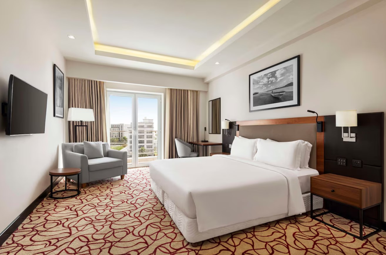 Radisson Hotel Muscat Panorama offers 165 suites